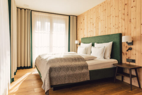 Zimmer "Alpgues Zirbe" im Posthotel Taube in Schruns