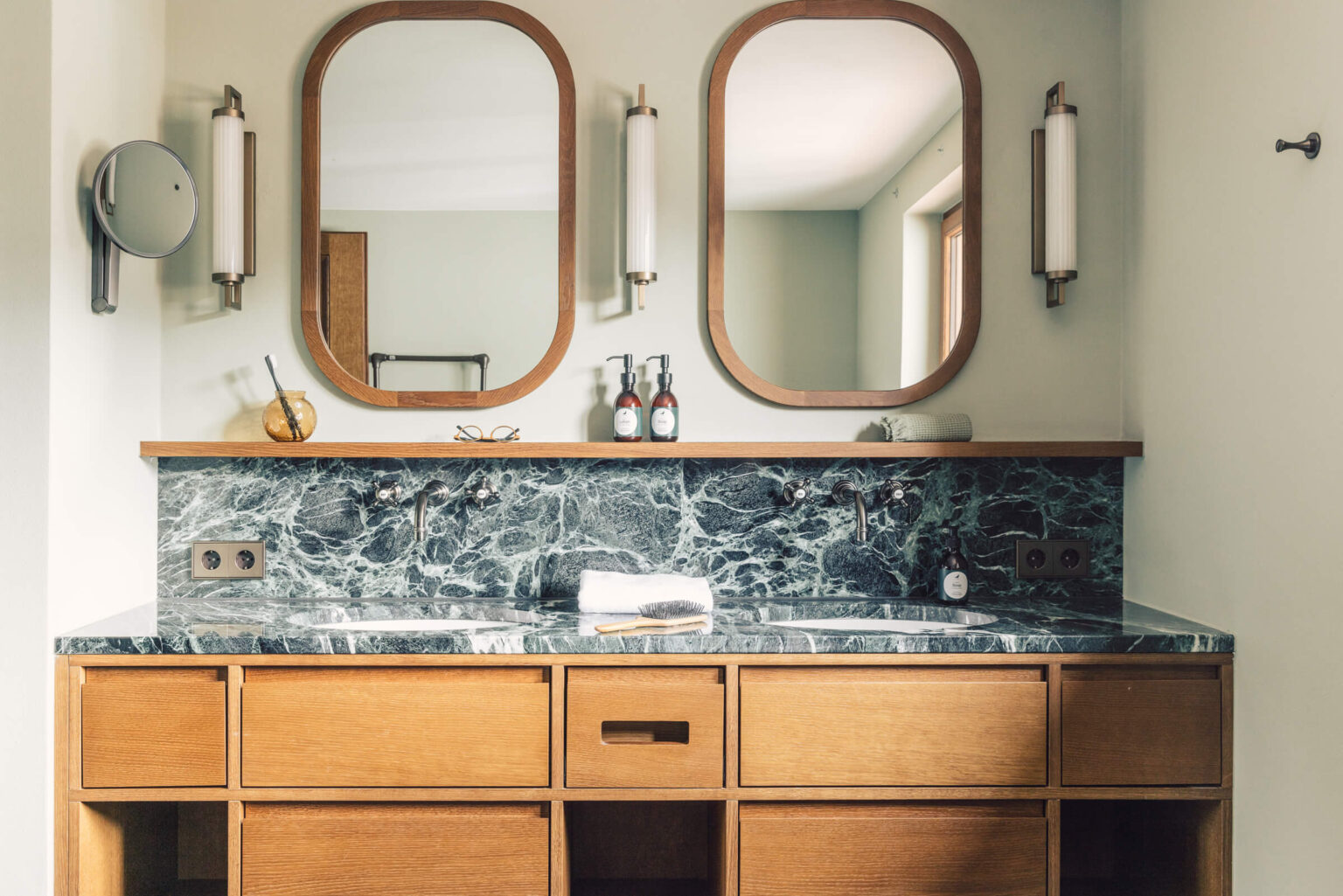 Badezimmer in der Suite "Jäger Suite" im Posthotel Taube in Schruns