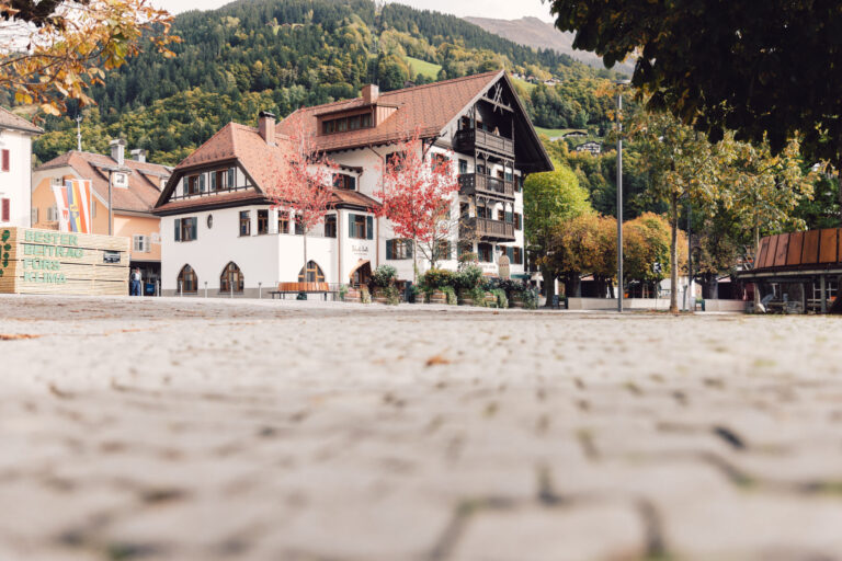 Außenansicht des Posthotel Taube in Schruns