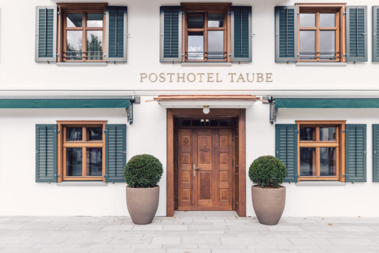 Außenansicht des Posthotel Taube in Schruns
