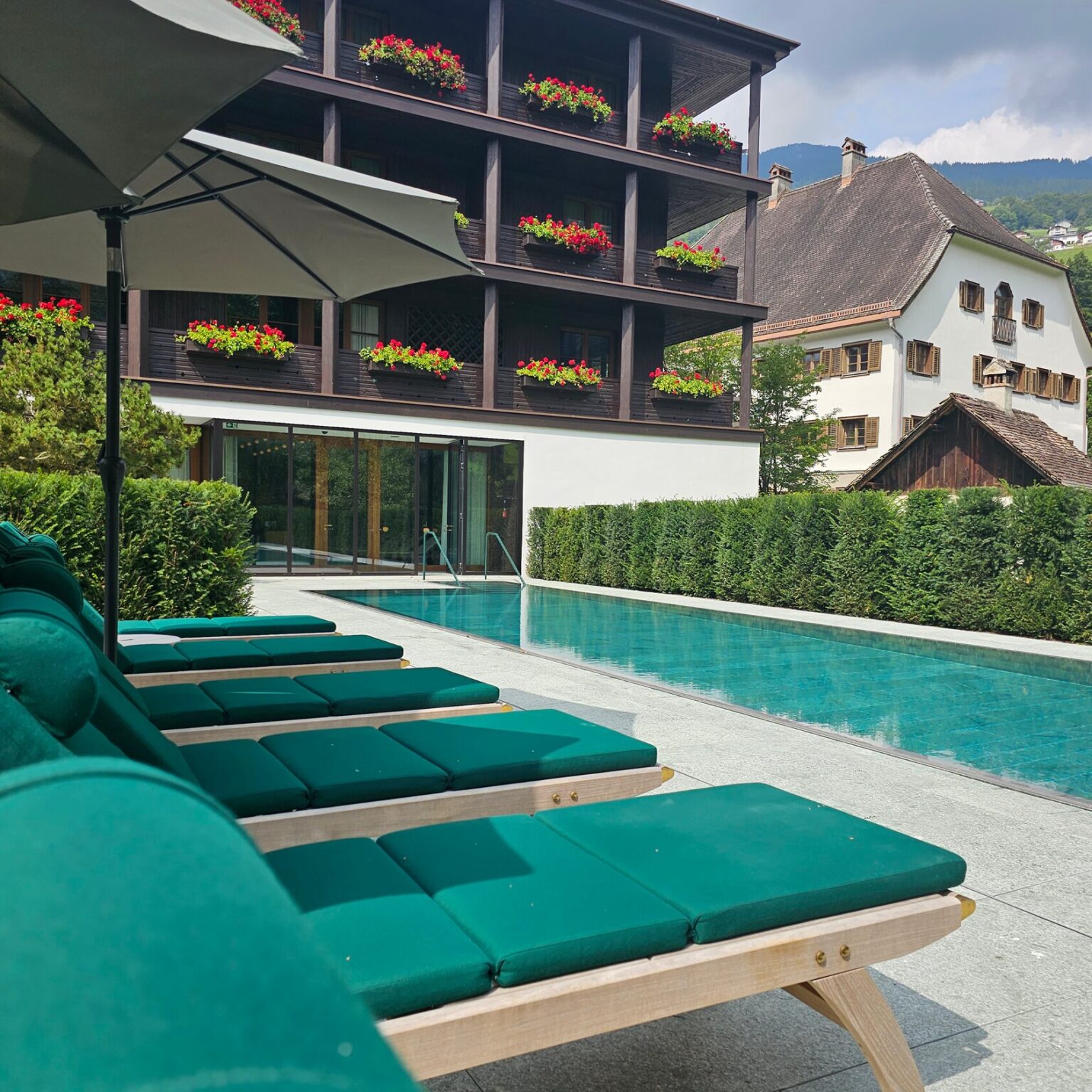 Außenpool Liegestühle